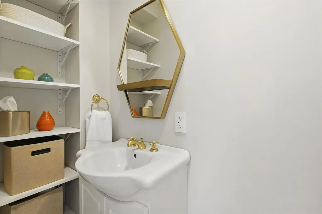 40 Mayhew Avenue Larchmont NY 10538