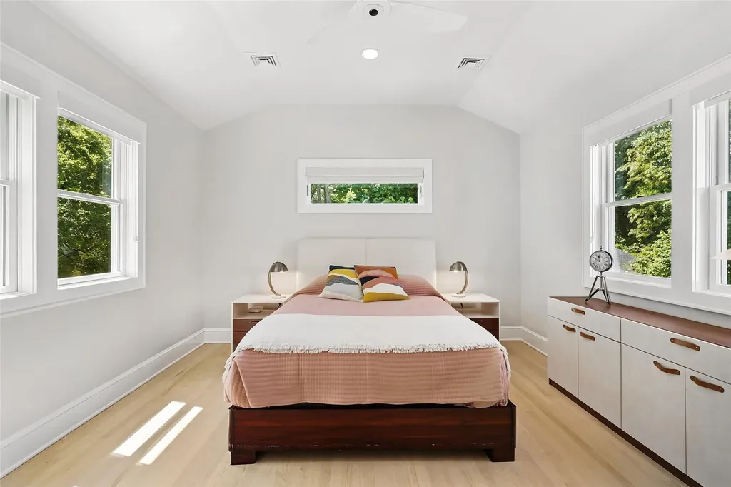 40 Mayhew Avenue Larchmont NY 10538