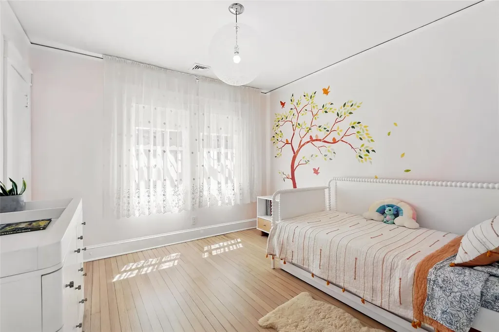 40 Mayhew Avenue Larchmont NY 10538