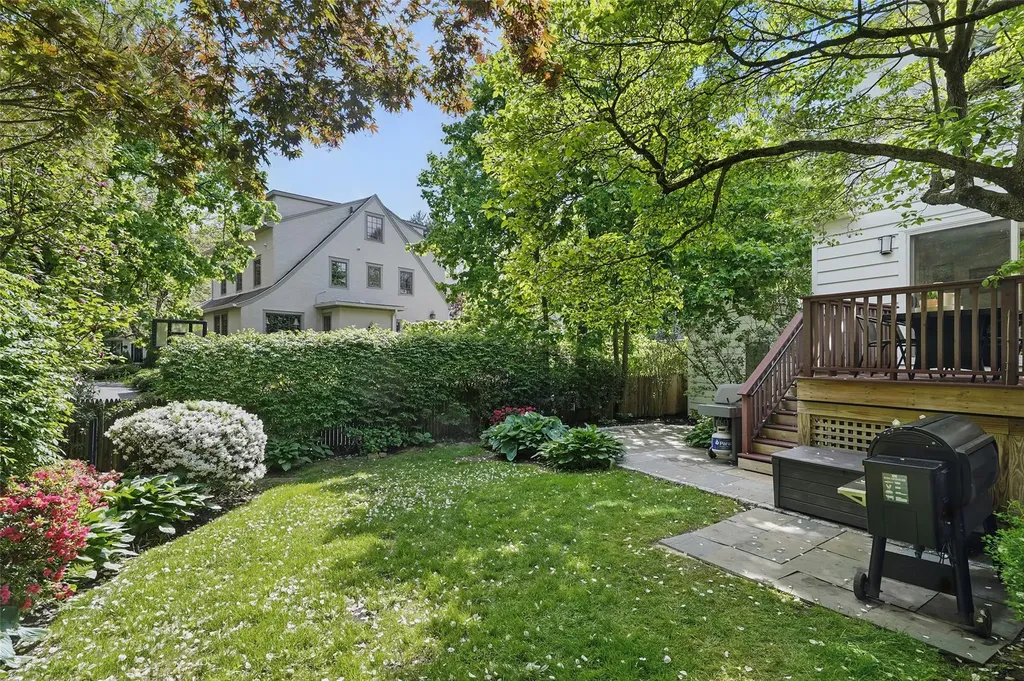 40 Mayhew Avenue Larchmont NY 10538