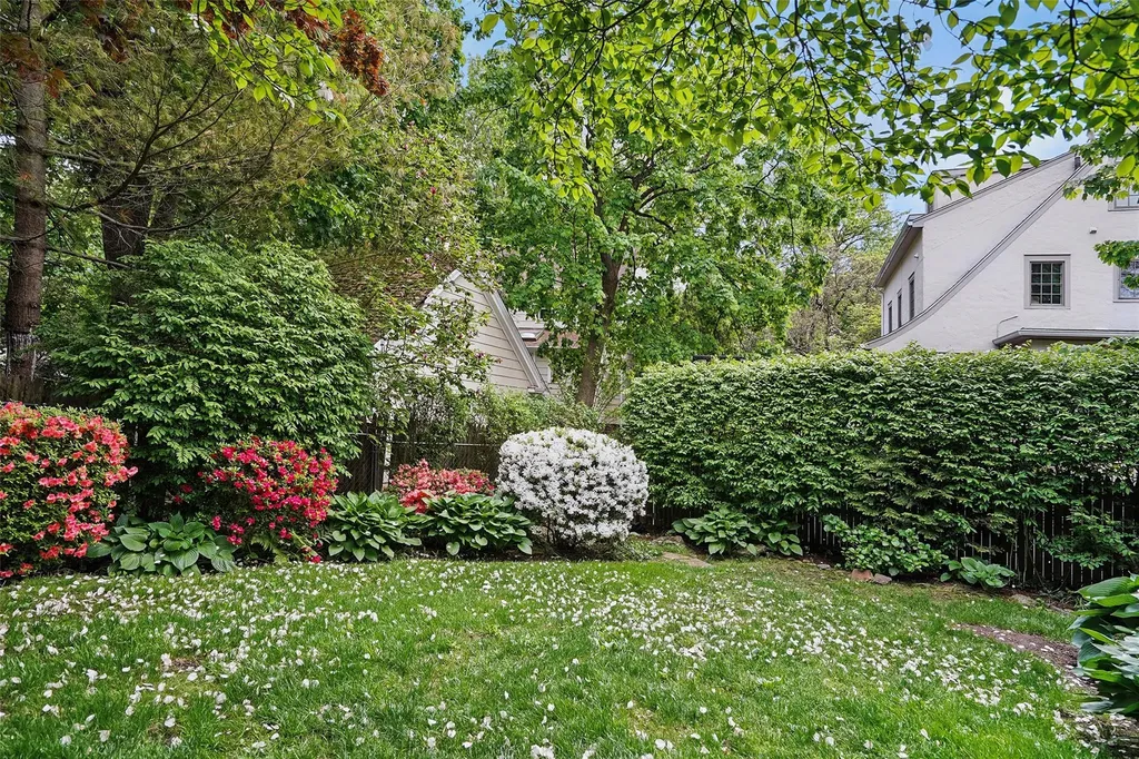 40 Mayhew Avenue Larchmont NY 10538
