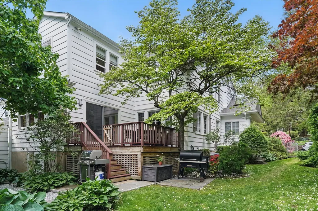 40 Mayhew Avenue Larchmont NY 10538