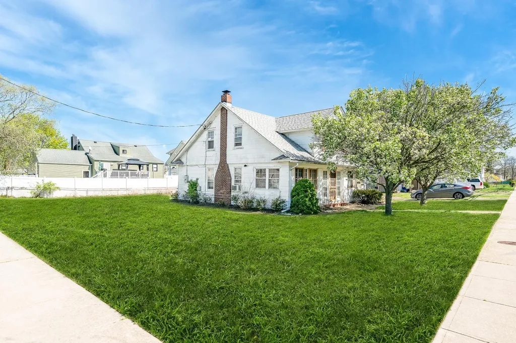 265 Roosevelt Avenue Freeport NY 11520