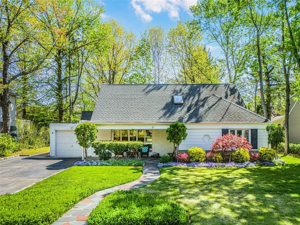31 Chadwick Road Great Neck NY 11023