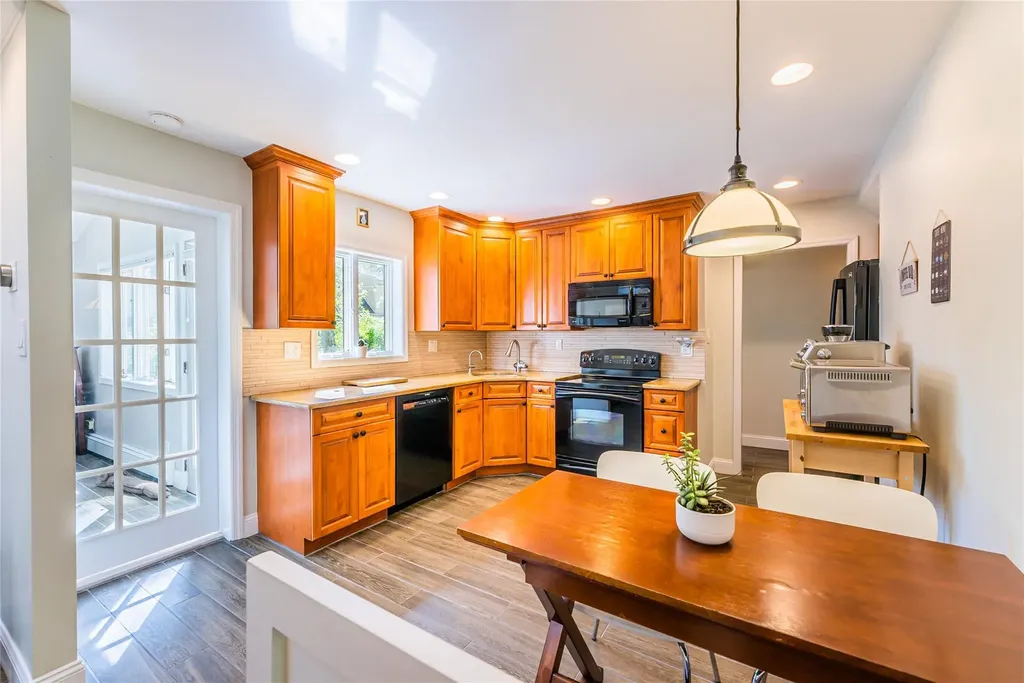31 Chadwick Road Great Neck NY 11023