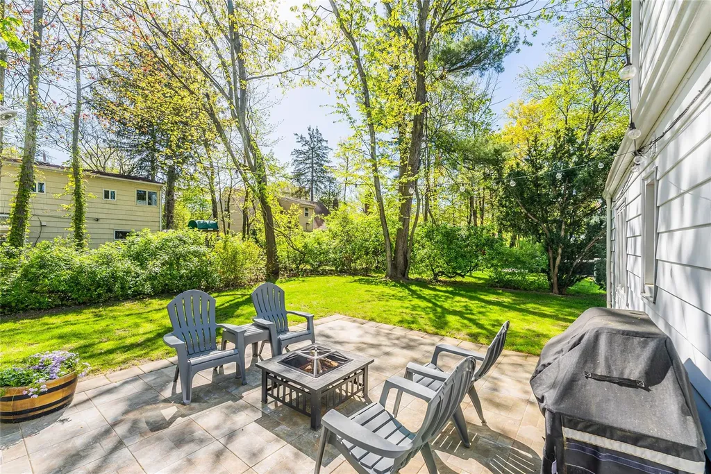 31 Chadwick Road Great Neck NY 11023