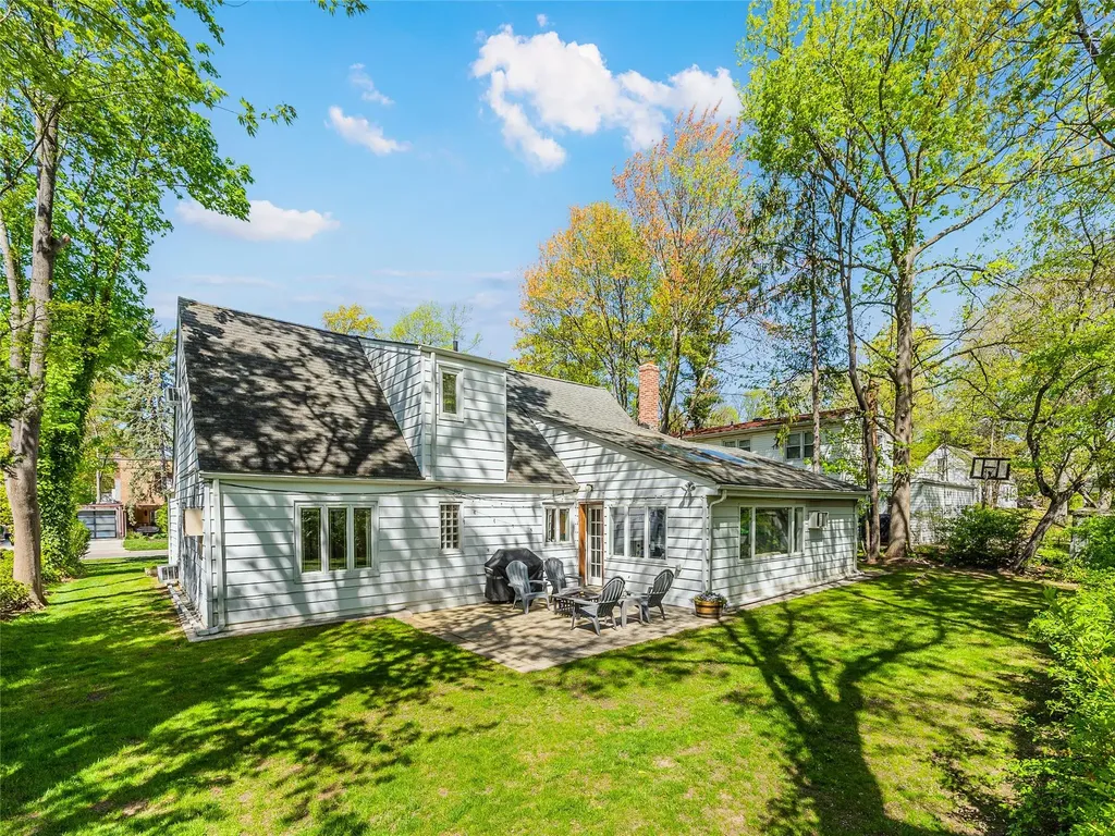 31 Chadwick Road Great Neck NY 11023