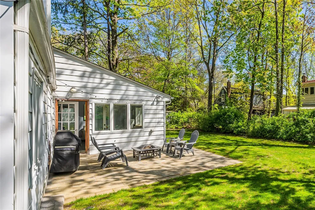 31 Chadwick Road Great Neck NY 11023
