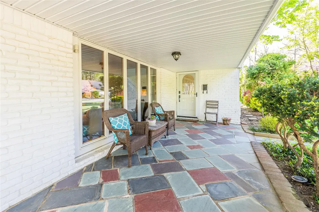 31 Chadwick Road Great Neck NY 11023