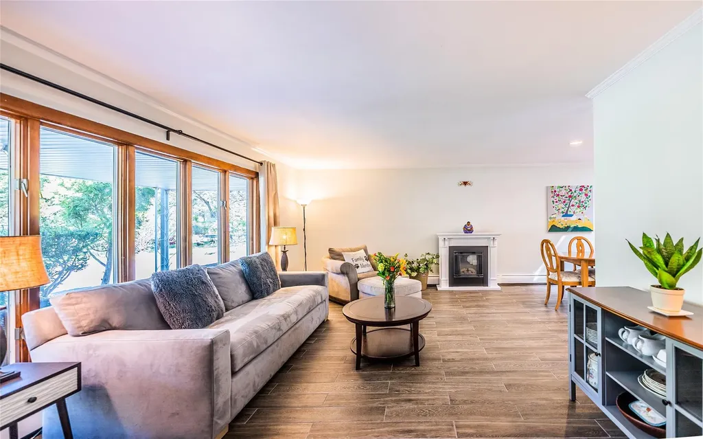 31 Chadwick Road Great Neck NY 11023
