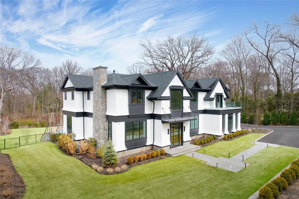 95 Spruce Street Roslyn NY 11576