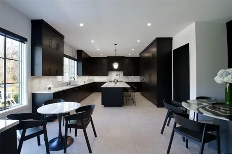 95 Spruce Street Roslyn NY 11576