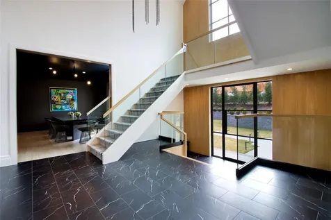 95 Spruce Street Roslyn NY 11576