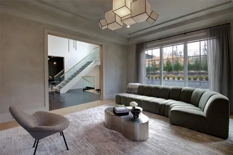 95 Spruce Street Roslyn NY 11576