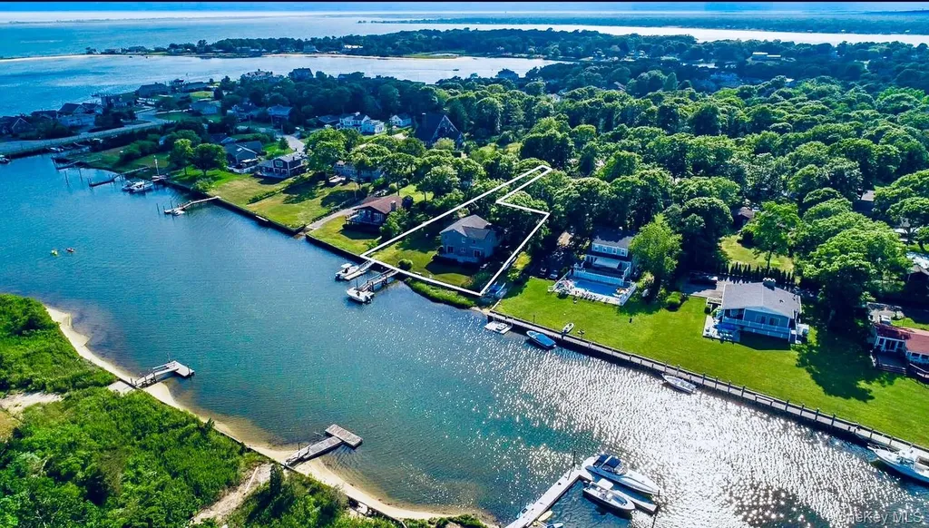 23 Nautilus Drive Hampton Bays NY 11946