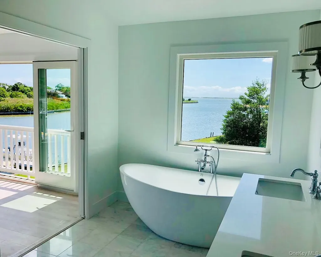 23 Nautilus Drive Hampton Bays NY 11946