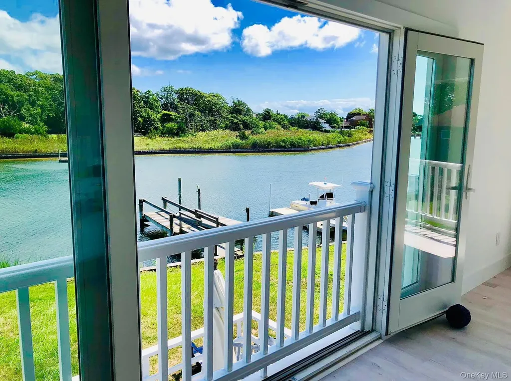 23 Nautilus Drive Hampton Bays NY 11946