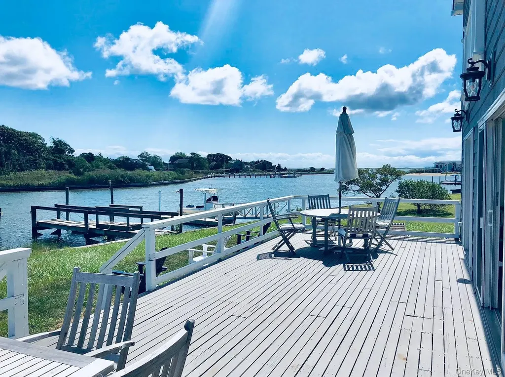 23 Nautilus Drive Hampton Bays NY 11946