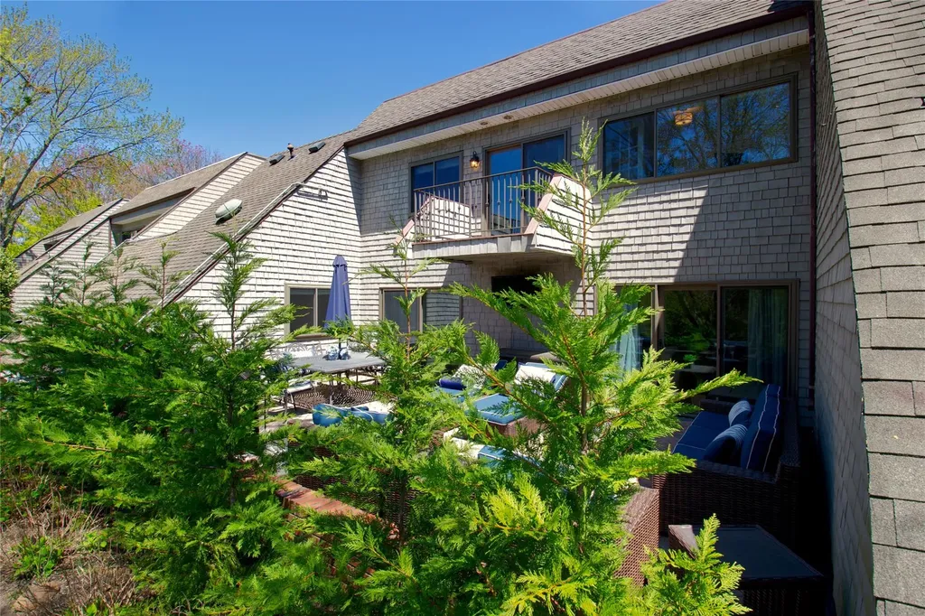 113 Harbour Lane Bay Shore NY 11706