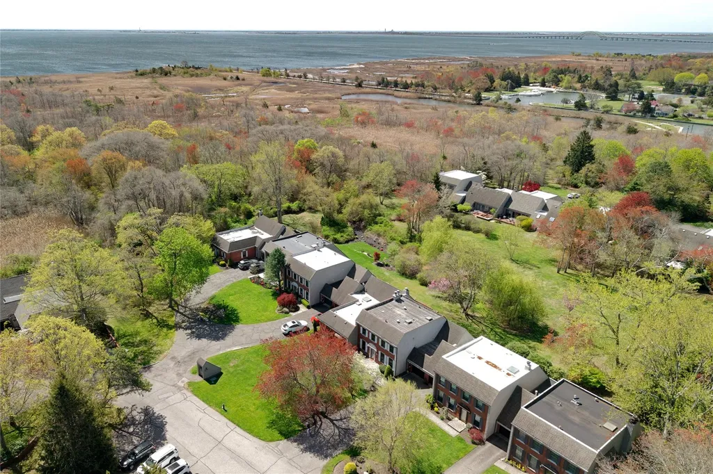 113 Harbour Lane Bay Shore NY 11706