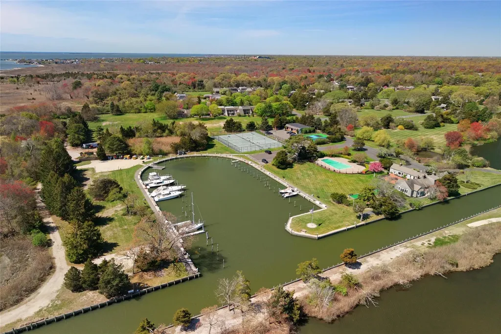 113 Harbour Lane Bay Shore NY 11706