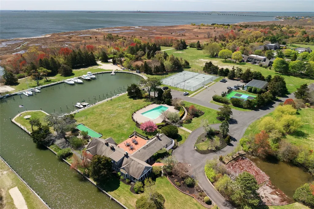 113 Harbour Lane Bay Shore NY 11706