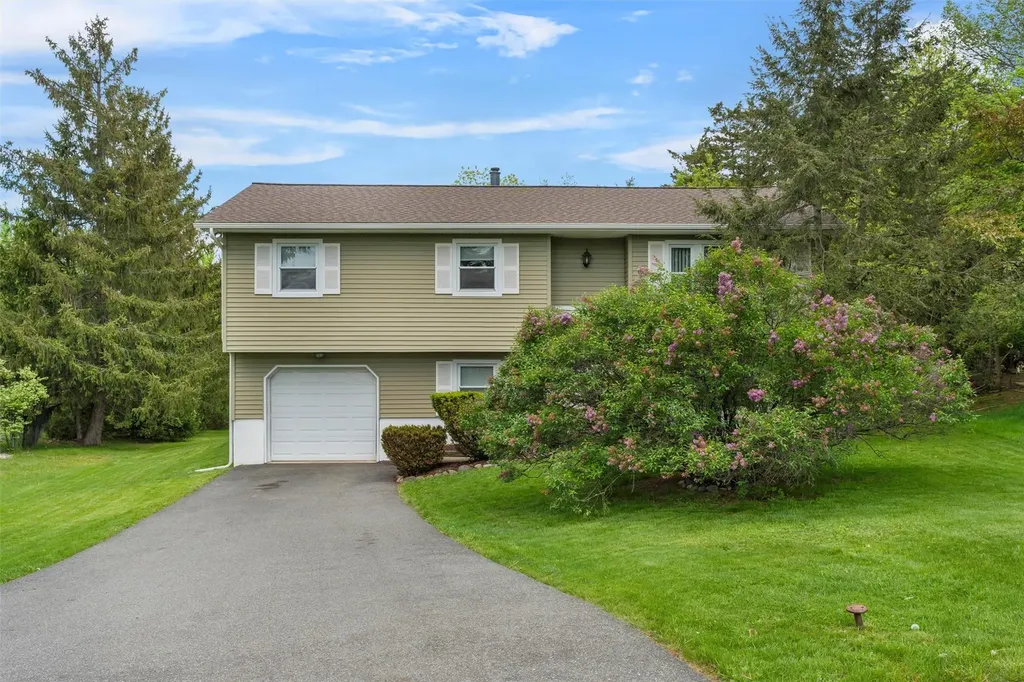 12 Moulton Circle Monroe NY 10950