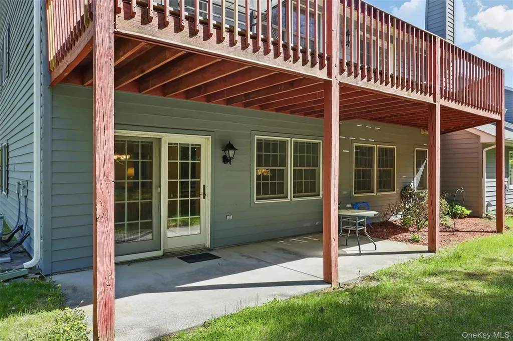 21 Lamplight Street Beacon NY 12508