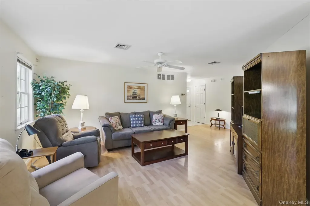 21 Lamplight Street Beacon NY 12508
