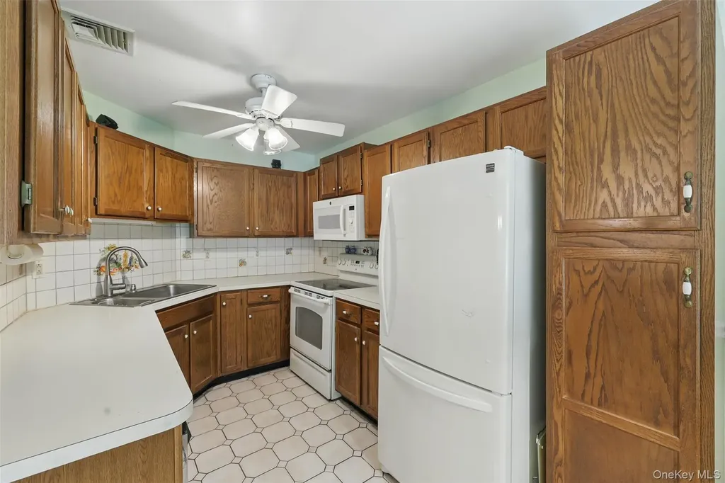 21 Lamplight Street Beacon NY 12508