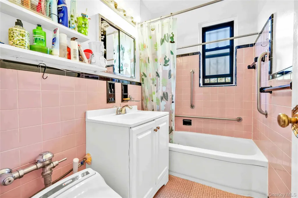 142-21 26th Avenue Flushing NY 11354