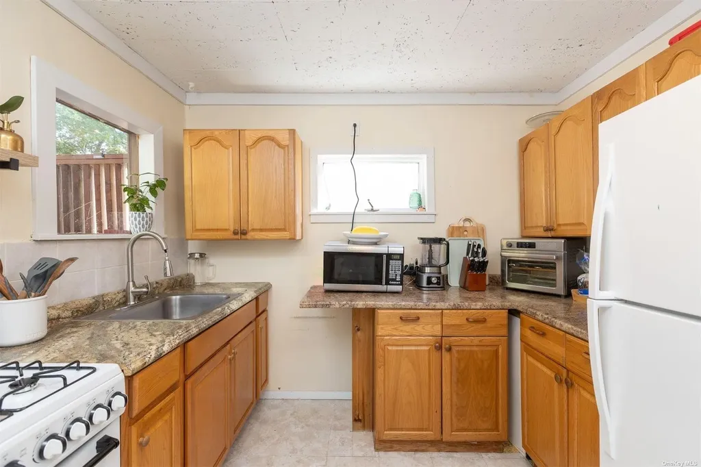 2 3rd Street Wading River NY 11792