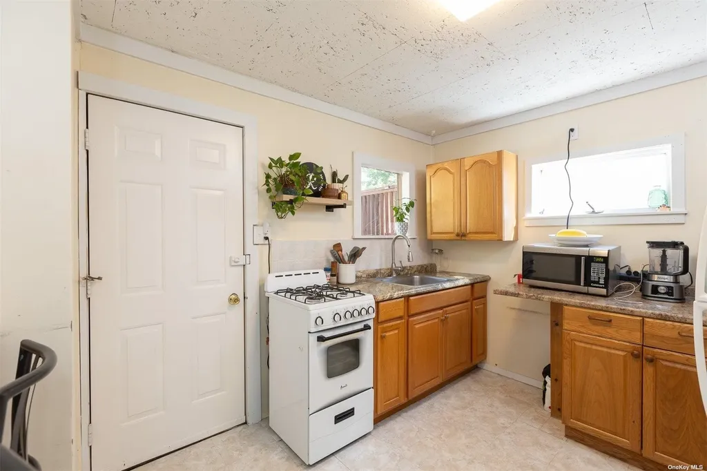 2 3rd Street Wading River NY 11792