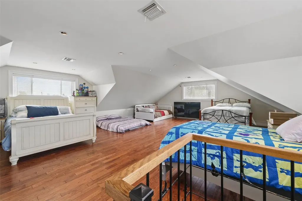 3348 Polo Place Bronx NY 10465