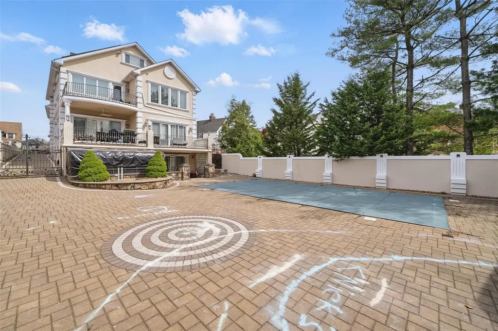3348 Polo Place Bronx NY 10465