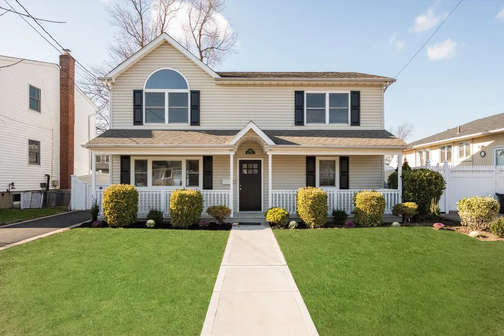 2162 Fir Street Wantagh NY 11793