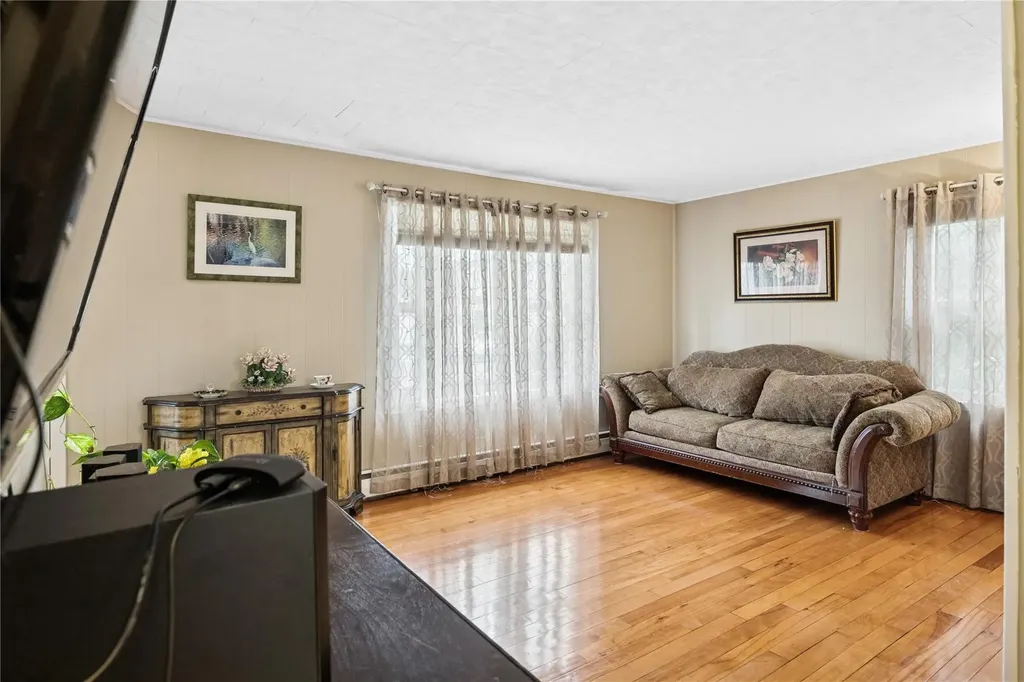 702 Stewart Avenue Bethpage NY 11714