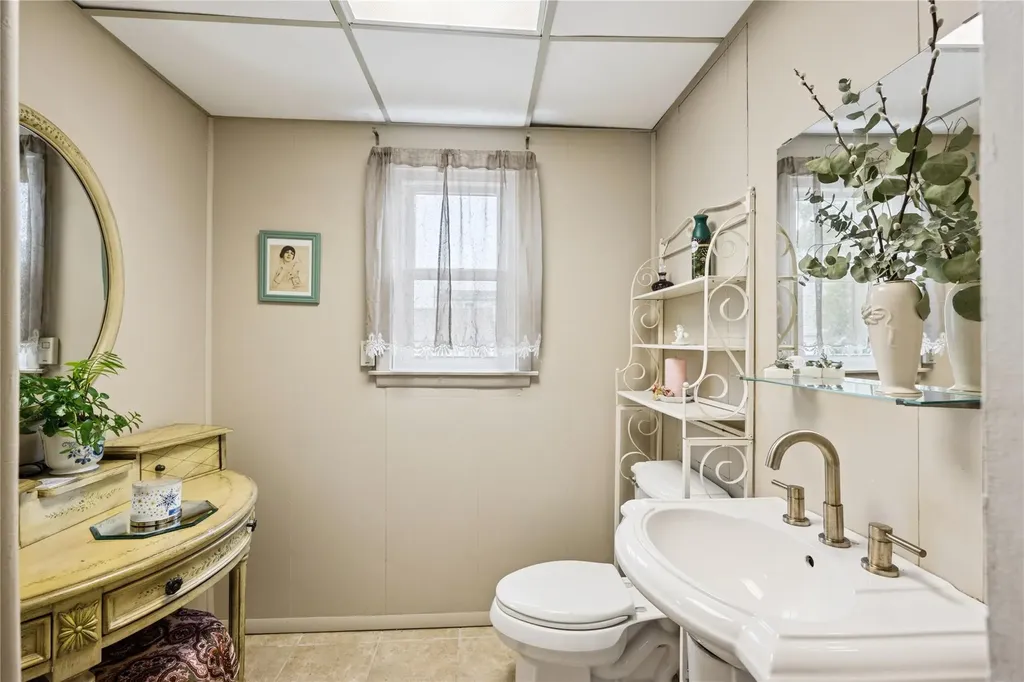 702 Stewart Avenue Bethpage NY 11714