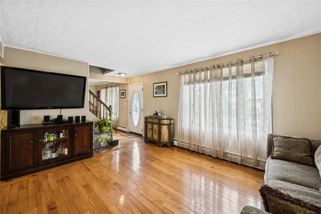 702 Stewart Avenue Bethpage NY 11714