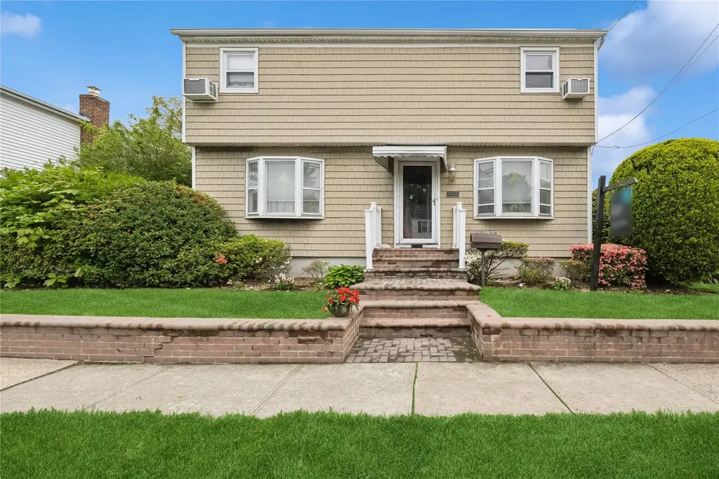 702 Stewart Avenue Bethpage NY 11714