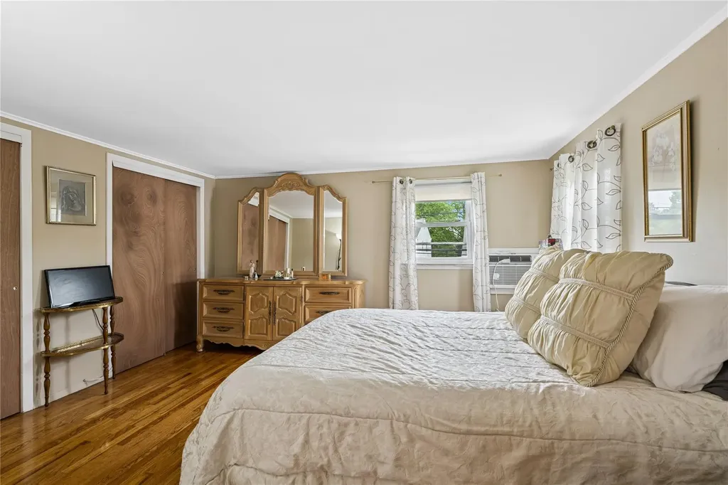 702 Stewart Avenue Bethpage NY 11714