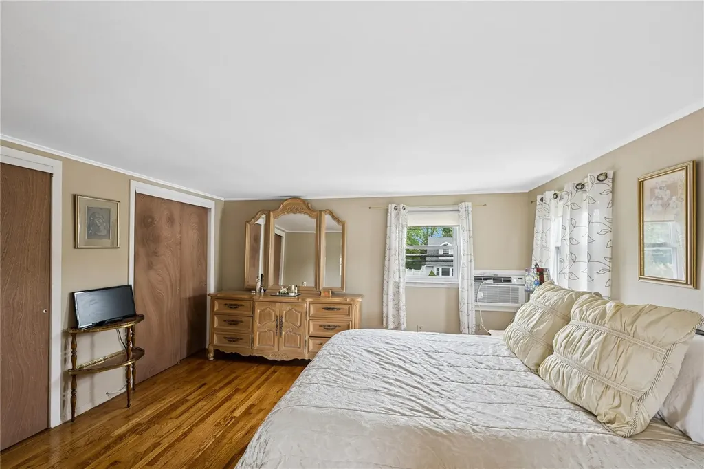 702 Stewart Avenue Bethpage NY 11714