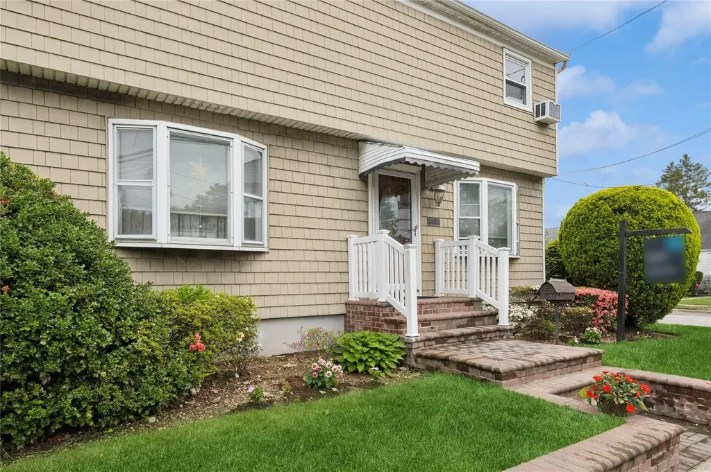 702 Stewart Avenue Bethpage NY 11714