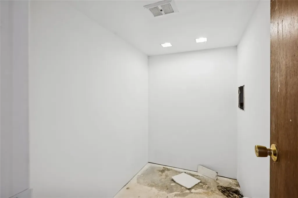 702 Stewart Avenue Bethpage NY 11714