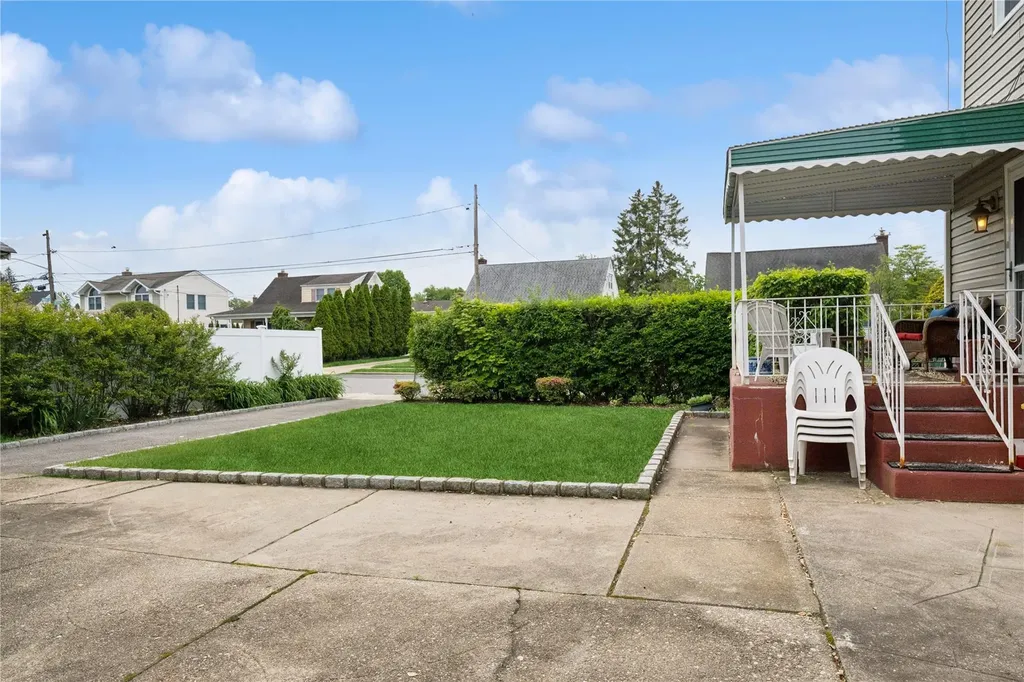702 Stewart Avenue Bethpage NY 11714