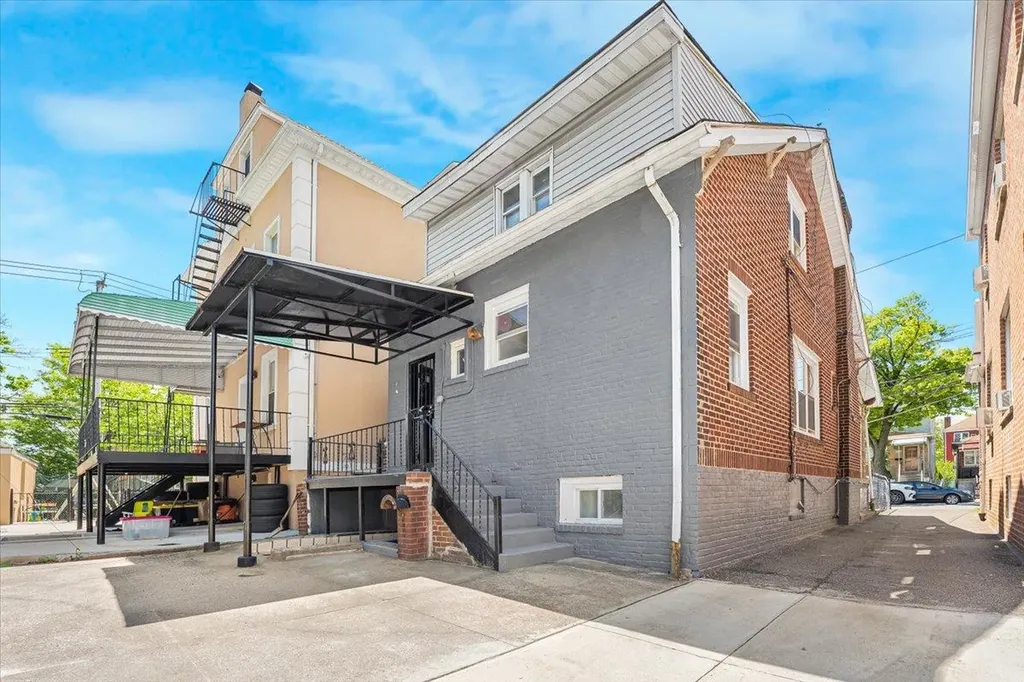 1704 Yates Avenue Bronx NY 10461