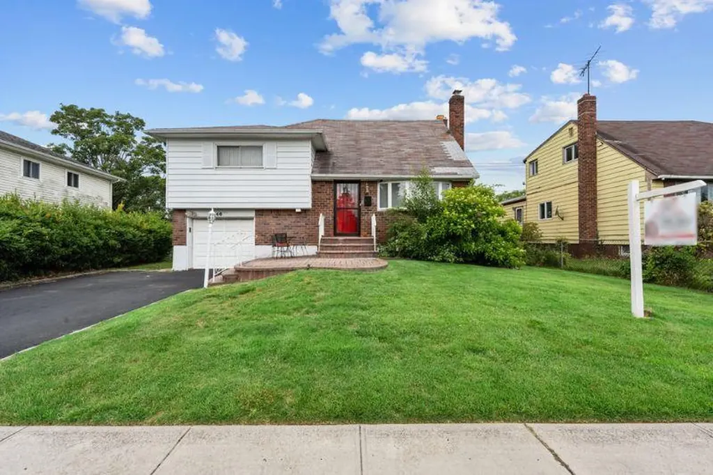 46 Ford Drive W Massapequa NY 11758
