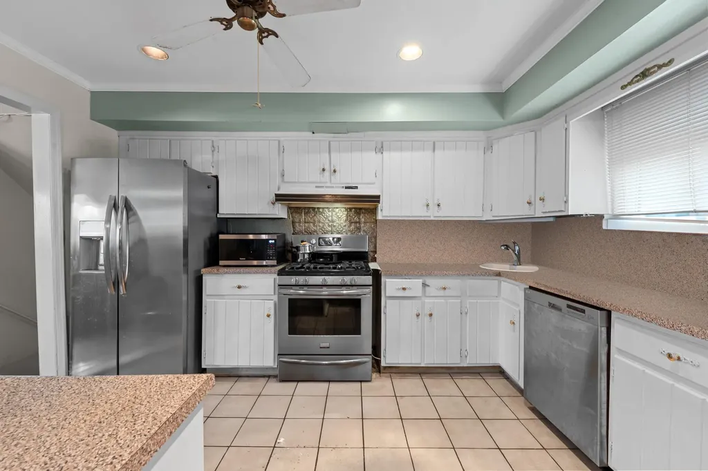 46 Ford Drive W Massapequa NY 11758