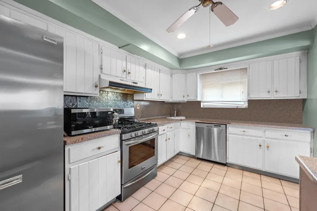 46 Ford Drive W Massapequa NY 11758