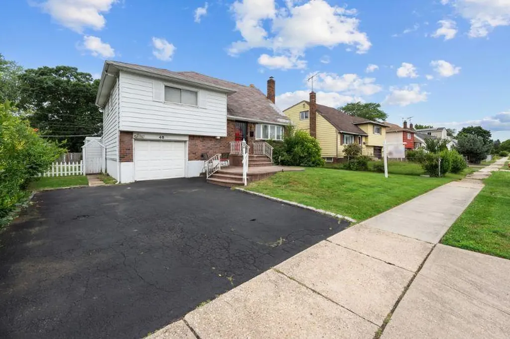 46 Ford Drive W Massapequa NY 11758